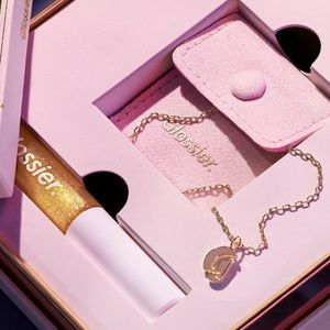 glossier limited edition “g” necklace